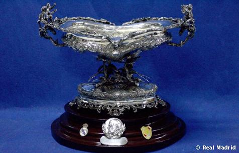 santiago-bernabeu-trophy